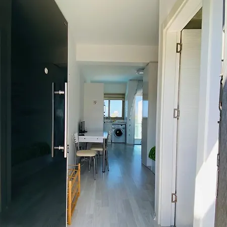 Seaview And Mountainview Apartment